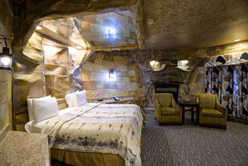 Cave Suite