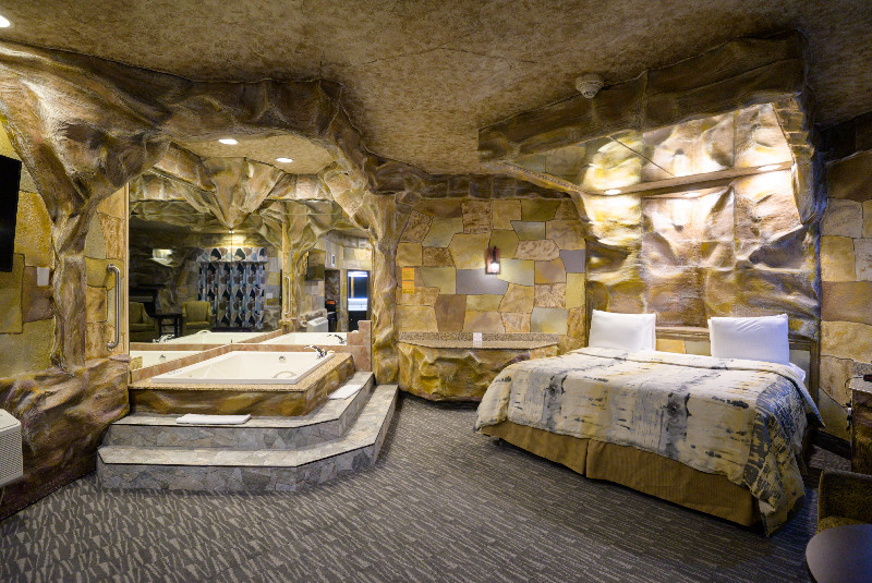 Cave Suite
