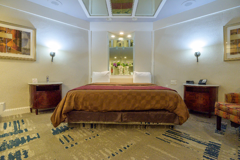 Inn of The Dove - Guest Room
