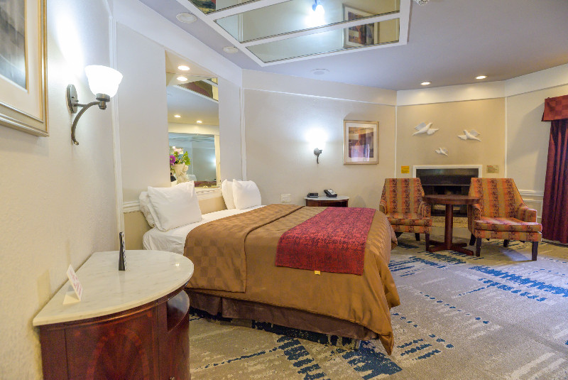 Inn of The Dove - Guest Room