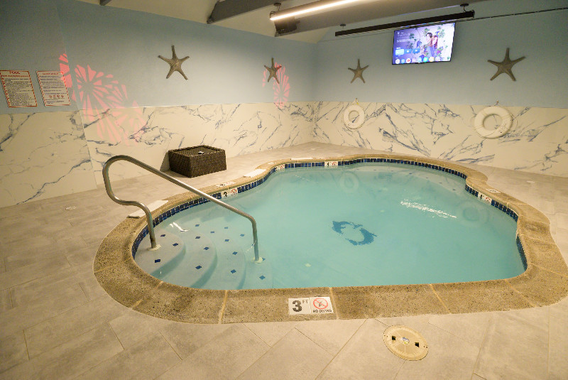 Inn of The Dove - Pool